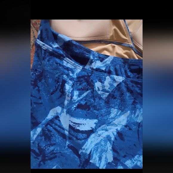 LL Bean Sunsmart Shaping Blue Halter Swimdress Abstract Print 14 Built In Bra - Picture 5 of 7